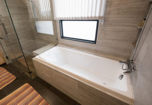 Baignoire d'angle classique pas chère