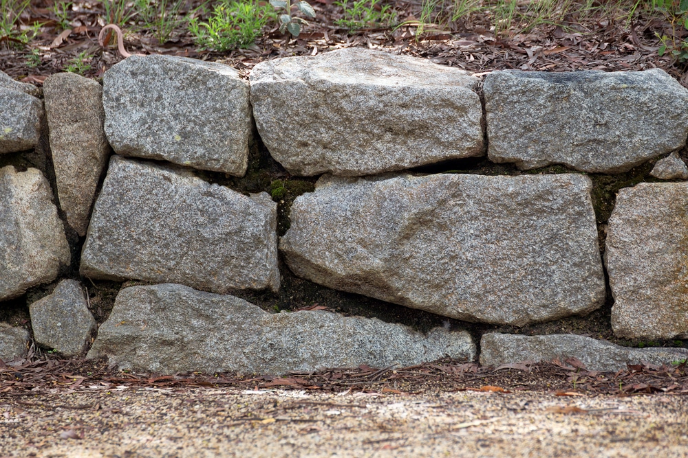 Enrochement - mur de soutènement - talus