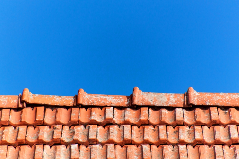 Faitage toiture en terre cuite