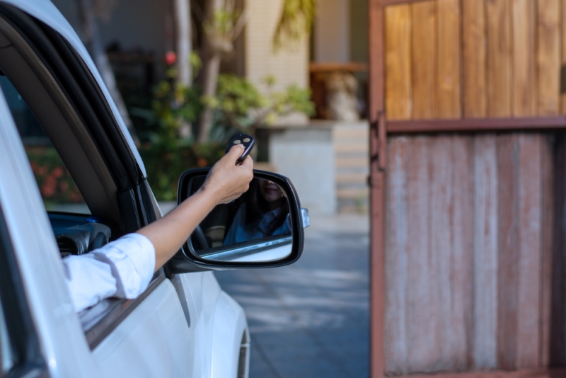 Commande à distance d'un portail électrique